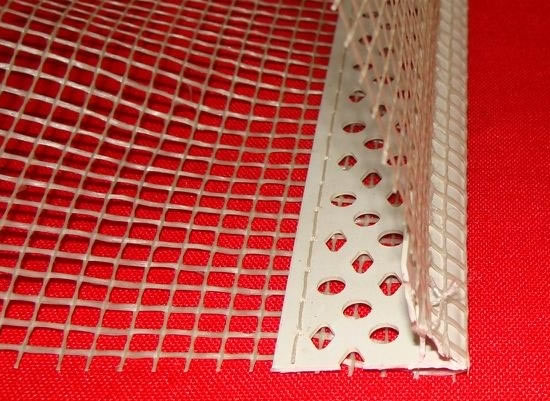 Strong, lightweight netting, ideal for stucco application stability.
